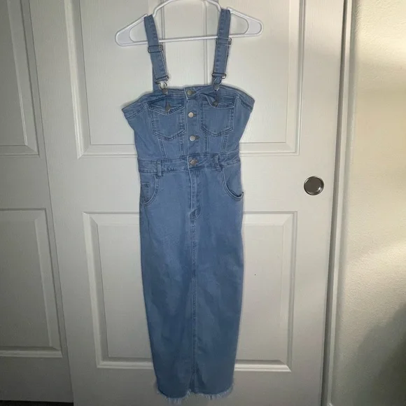 Buttoned Denim Dress with Slit Back - Picture 9 of 10